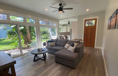 Lanikai House | Luxury 2 bd 2 bath - world famous Lanikai Beach - less than 5 min walk to water!