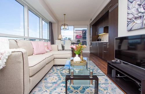 Willowdale Apartment | Luxury 2 BDR condo/Amazing view parking/subway/North York