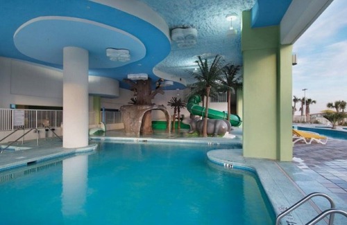 Cherry Grove Beach Resort | Luxury 2 bedrooms Condo - On the beach