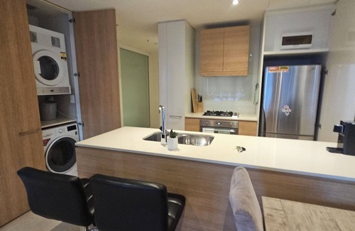 Parramatta Apartment | Luxury 2-Bedroom Apartment in Parramatta CBD | Pool, Cinema, Gym & Rooftop Bar