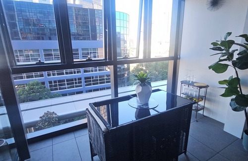 Parramatta Apartment | Luxury 2-Bedroom Apartment in Parramatta CBD | Pool, Cinema, Gym & Rooftop Bar