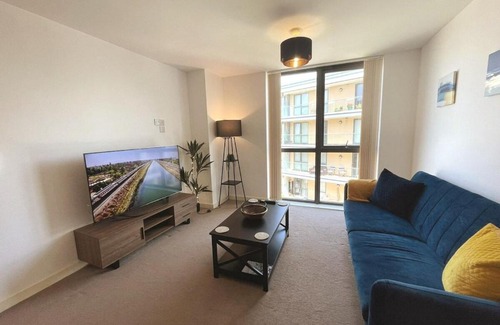 Saltdean Apartment | Luxury 2 Bedroom Apartment Near The Sea Ideal For Long Stays