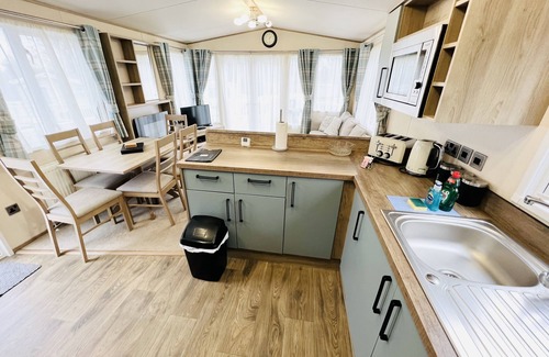 Shanklin House | Luxury 2 Bedroom Caravan MC35, Shanklin, Isle of Wight