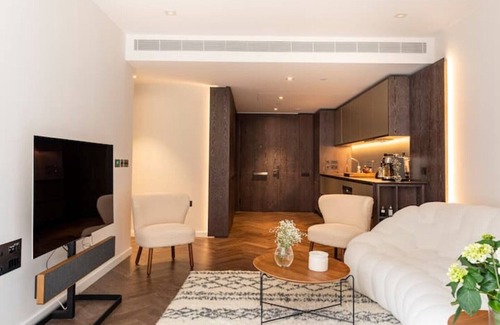 Queenstown Apartment | Luxury 2 Bedroom Flat in Battersea Power Station!