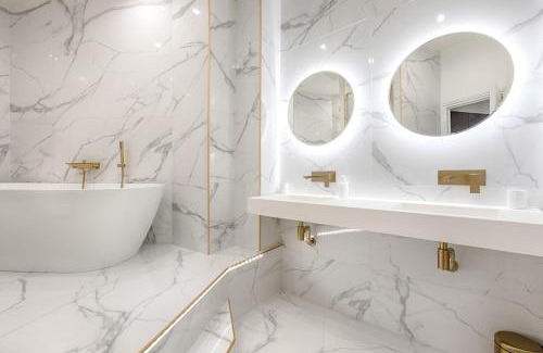 Chaillot Apartment | Luxury 2-Bedroom for 6 - Avenue Montaigne