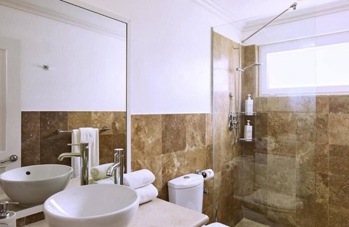 Gibbes Villa | Luxury 2-Bedroom Townhouse Villas