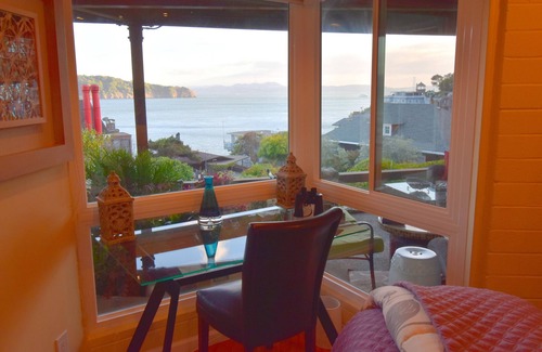 Belvedere Tiburon Condo | Luxury 2 Bedroom with Pool - Newly Remodeled - Golden Gate & San Francisco Views