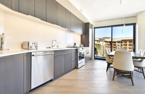 Park City Condo | Luxury 2 BR in Canyons Village - Walk to Slopes! by RedAwning - Save 20% on 7+ Nights!