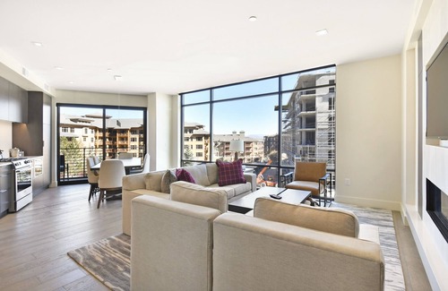 Park City Condo | Luxury 2 BR in Canyons Village - Walk to Slopes! by RedAwning - Save 20% on 7+ Nights!