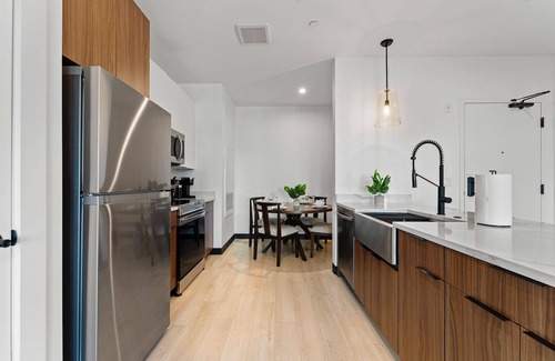 Everett Apartment | Luxury 2bd/2ba near Boston 2109