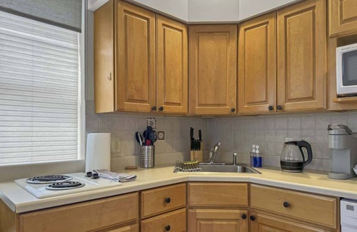 Rittenhouse Row Apartment | Luxury 2BD | 5 Beds | Rittenhouse