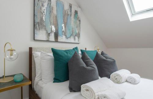 Lewisham Apartment | Luxury 2Bed, 2Bath Duplex 5 Mins to Hither Green Station