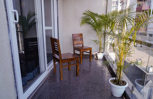 Gurugram Apartment | Luxury 2BHK Apartment Steps Away from Horizon