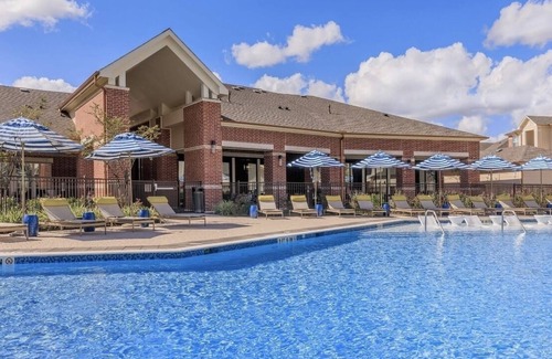 Missouri City Apartment | Luxury 2BR/2BA near highway with top amenities