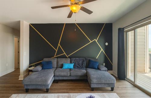 Glen Iris Apartment | Luxury 2BR Condo Steps from UAB Campus 5b