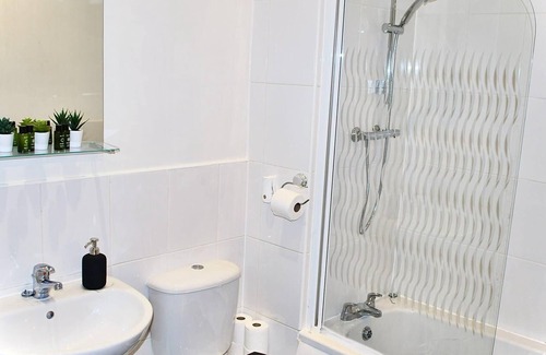 Neepsend Apartment | Luxury 2BR in Kehlam Island|Fast WiFi,Free Netflix