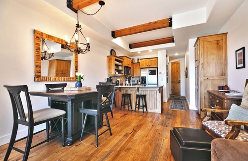 Kimball Junction House | Luxury 2BR Park City Retreat with Mountain & Preserve Views & Saltwater Hot Tub