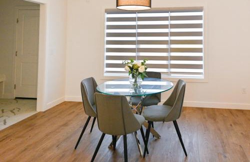 Chestermere House | Luxury 3 Bdrm 3 Bath townhome in Chestermere