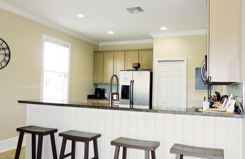 Braden River House | Luxury 3 Bed, 2 Bath Pool Home On Lake.