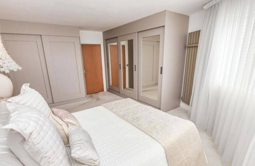 Trafford Apartment | Luxury 3-bed Duplex Penthouse
