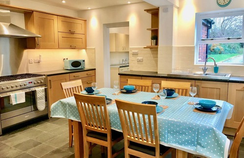 Stroud House | Luxury 3-bed Edwardian Town House in the Cotswolds - VERIFIED KEY WORKERS ONLY