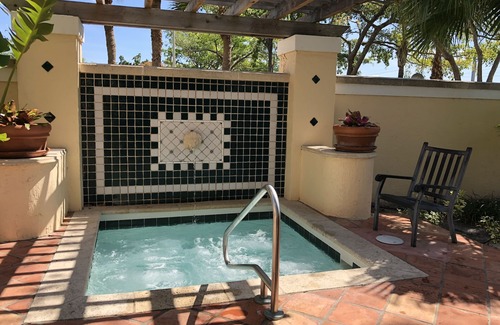 Villages of Palm Beach Lakes Condo | Luxury 3-Bedroom Townhouse in Palm Beach Resort Community