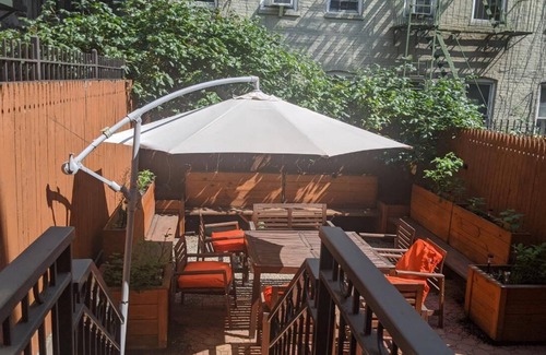 Upper Manhattan House | Luxury 3 Bedroom 3 Bath w Private Garden 2 stops to Central Park or Times Square