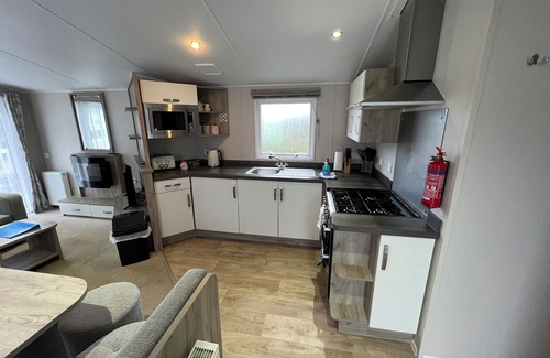 Shanklin House | Luxury 3 Bedroom Caravan MC37, Shanklin, Isle of Wight, Dog Friendly