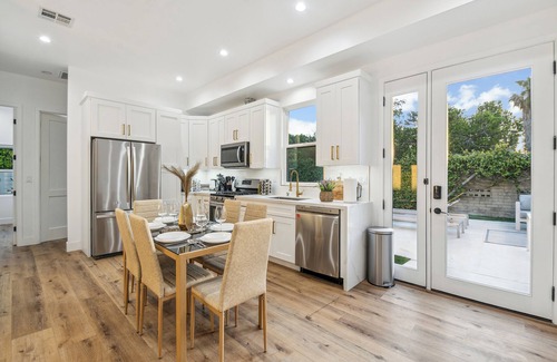 North Hollywood House | Luxury 3-Bedroom Home with Pool in Vibrant Los Angeles
