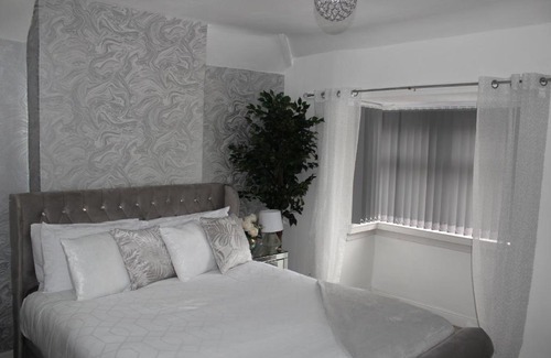 Erdington Apartment | Luxury 3 Bedroom House