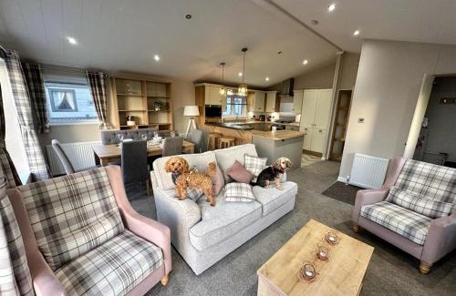 Newquay Apartment | Luxury 3 bedroom Maple View Lodge, Newquay, Cornwall