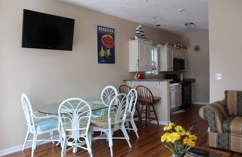 Myrtle Beach Cottage | Luxury 3-BR Cottage/Pool&WiFi, Steps to Ocean