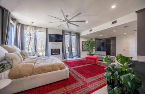 Krugerville House | Luxury 316 Acre Barndo Retreat Near Pga Frisco!