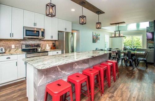 Intervale House | Luxury 3700 sf Home with Mountain Views, Hot Tub, Sauna, Game Room