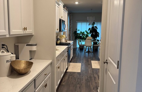 Manahawkin House | Luxury 3BR 2BATH Coastal Retreat.10 minutes to LBI Beaches.Save 20% on 4+ Nights