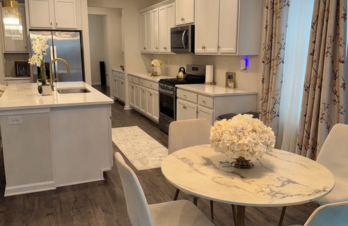 Manahawkin House | Luxury 3BR 2BATH Coastal Retreat.10 minutes to LBI Beaches.Save 20% on 4+ Nights
