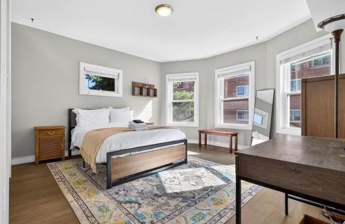 Highland Park Apartment | Luxury 3BR 2BA Boston Penthouse