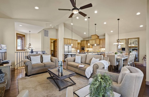 Truckee House | Luxury 3BR Getaway in Schaffer's Mill | Golf Access, EV Charger & AC