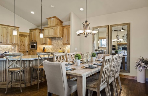 Truckee House | Luxury 3BR Getaway in Schaffer's Mill | Golf Access, EV Charger & AC