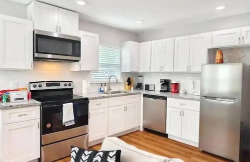 Northeast Houston House | Luxury 3BR Home Downtown Houston and near Airport