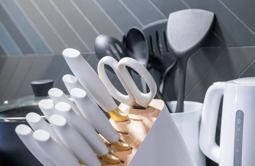 North Central Edmonton House | Luxury 3BR Home w/King Bed