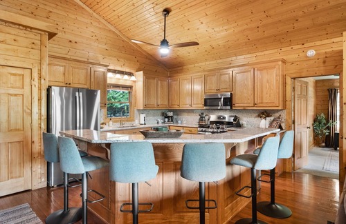 Blue Ridge Cabin | Luxury 4 bed, 3 bath cabin in Blue Ridge - views, hot tub, game room, & firepit.