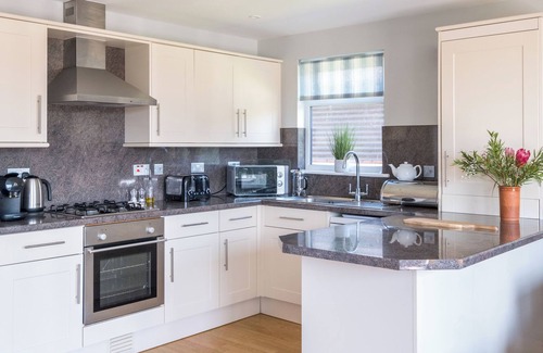 Winnard's Perch Cabin | Luxury 4 Bed Lodge, Retallack Resort near Padstow