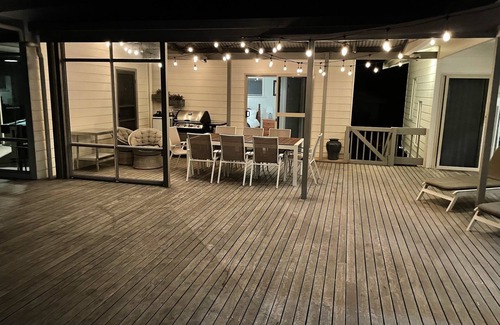 Island Beach House | Luxury 4 Bedroom/4 Bathroom Home with Large Deck, Beach Views & Free Wi-Fi