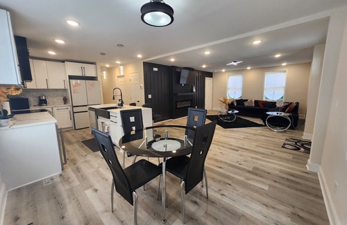 Stockbridge House | Luxury 4 Bedroom Stay in Stockbridge, GA!