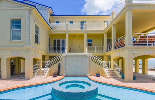 Summerland Key House | Luxury 4 bedroom 4 bath home over looking the Atlantic
