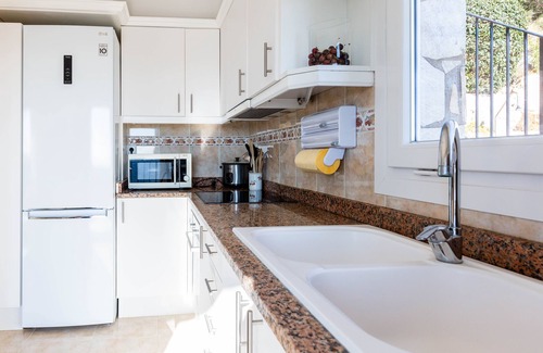 Calonge Villa | Luxury 4 Bedroom Villa With Heated Pool & Jacuzzi - Fantastic Sea Views
