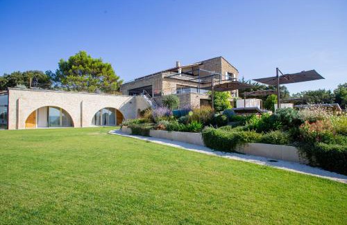Gordes Villa | Luxury 4-bedroom villa - pool