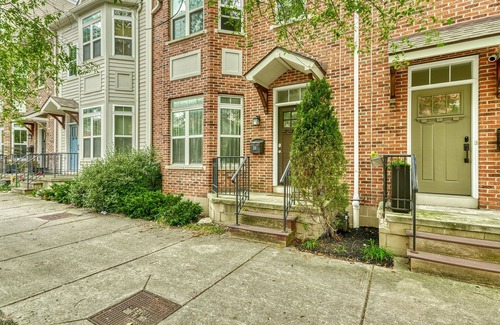 Downtown Rochester House | Luxury 4 Beds/3.5bath house with pool table