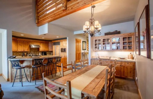 Deer Valley Condo | Luxury 4bd/5 bath - Deer Valley -Mnt Bikers Dream!